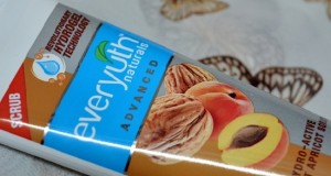 Everyuth Hydro Active Walnut Apricot Scrub Review