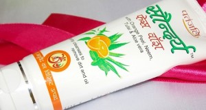 Patanjali Saundrya Face Wash Review, Price and usage oily skin