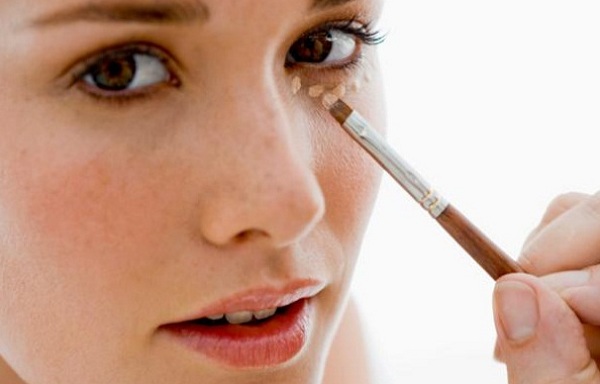 How to hide Under Eye Dark Circles with Makeup concealer
