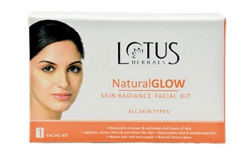 Lotus Herbals Natural Glow facial kit