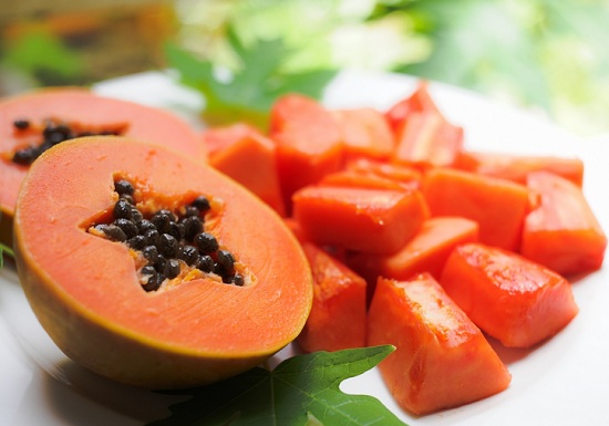 ayurvedic methods for skin whitehing at home with papaya