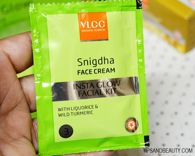 VLCC Party Glow Facial Kit review, Price, step 3