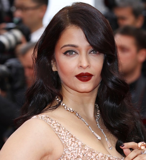 Aishwarya Rai lipstick shade red oxblood