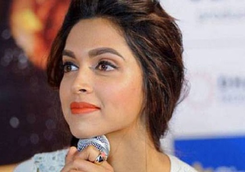 bollywood actresses in orange lipstick