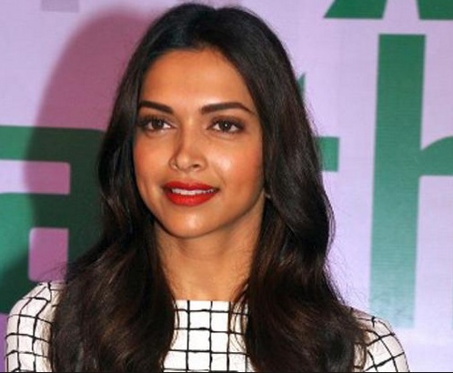 bollywood actresses in red lipstick deepika