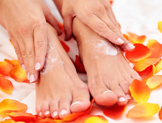 How to Take Care of Feet During Monsoons and Winters 3