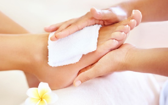 How to Take Care of Feet During Monsoons and Winters2