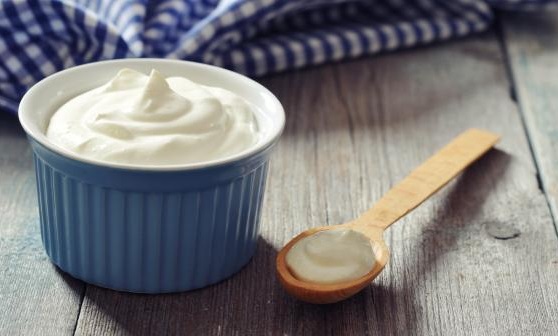 Yoghurt and Egg White Face mask for skin whitening