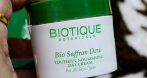 Biotique Bio Saffron Dew Youthful Nourishing Day Cream Review 8