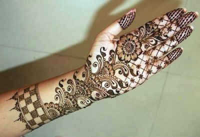 Geometric Bracelet Floral Mehndi Design