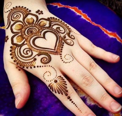 Simple Flower Mehndi Pattern