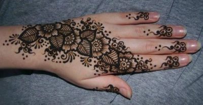 Simple Mehndi Flowers Designs For Hands