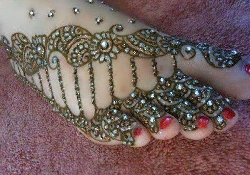 Silver Feet Mehndi Design