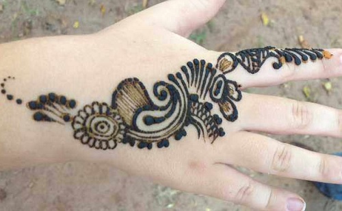 single line mehendi 