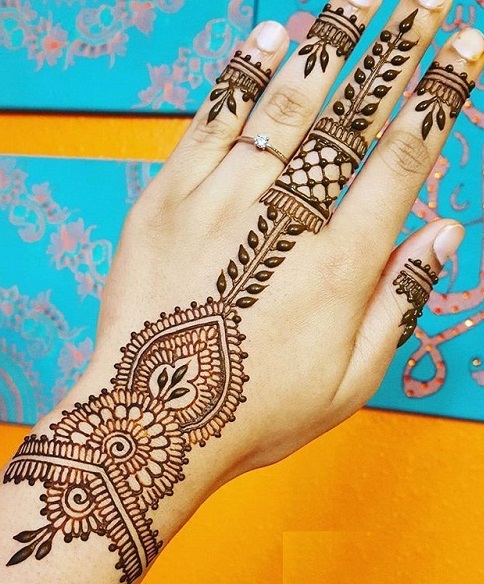 single line mehendi designs