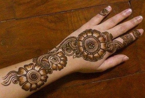 single line mehendi designs