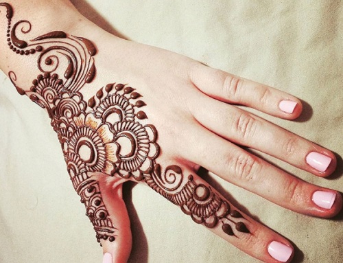 20 Beautiful Single Line Mehendi Designs Images and Inspirations (2022)