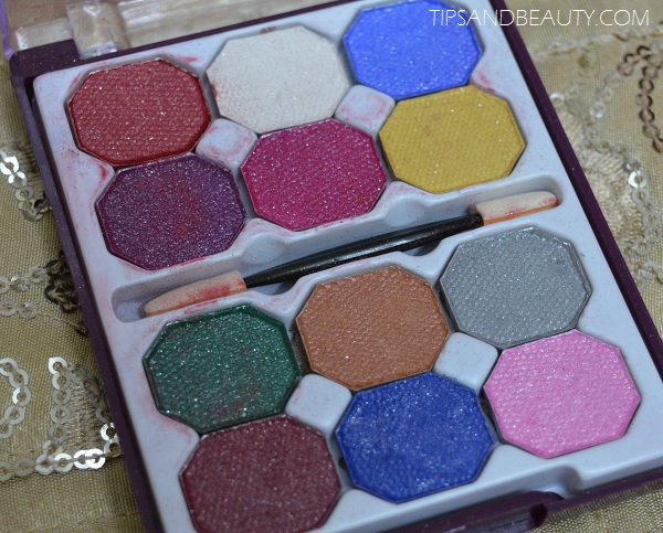 Blue Heaven 12x1 Fashion Eye Shadow Review 2