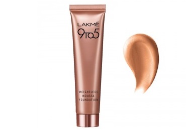 Lakme 9 to 5 Weightless Mousse Foundation