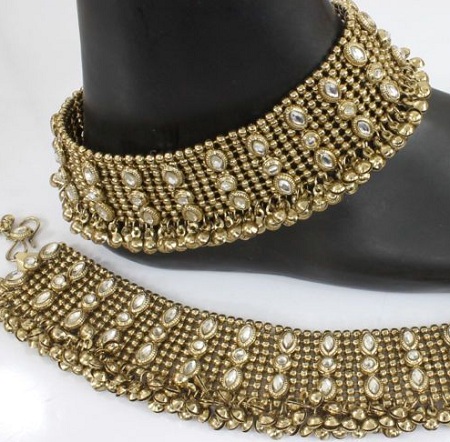Gold and kundan anklet for brides