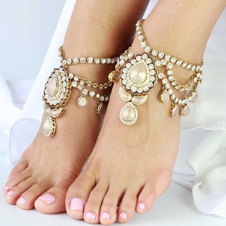 Overwhelming bridal anklets