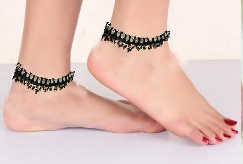 Interwoven Black Thread Anklet Design