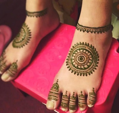Circular Pattern Feet Mehndi Design