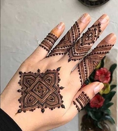 Geometric Eid Mehndi Pattern