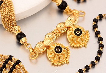 gold mangalsutra pendant pattern