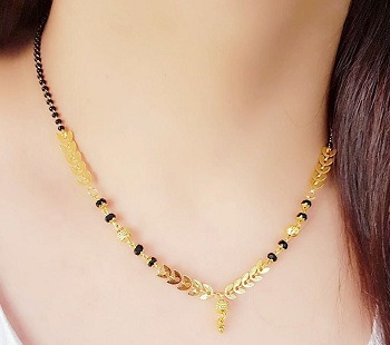 gold mangalsutra with short chain design