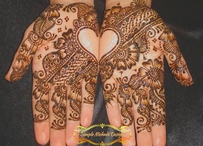 Heart pattern mehndi simple design