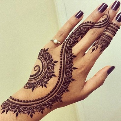 New unique simple mehndi design