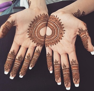 concentric circles and lines simple mehndi design