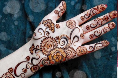 front hand floral mehndi design