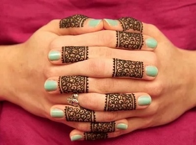 simple and cute finger mehndi design