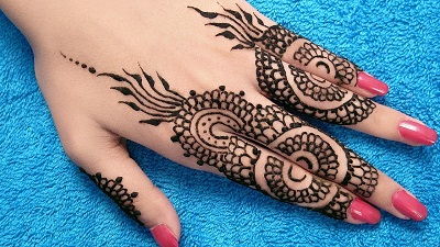 simple back finger mehndi idea