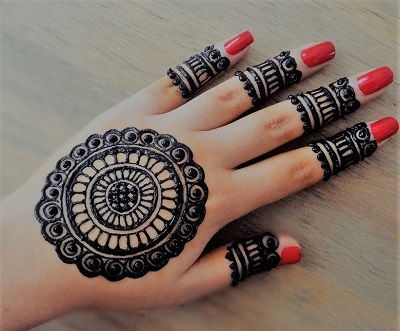 simple round mehndi design for hands