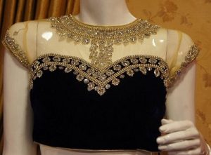 Latest Types Of Velvet Saree Blouse Designs and Patterns (2024) - Tips ...