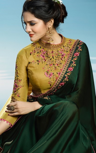 Green Plain Saree With Border With Heavy Embellished Blouse