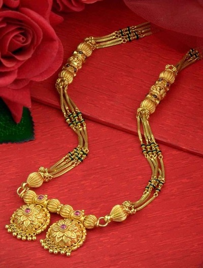 Traditional Mangalsutra Pattern With Very Heavy Sidechain Work