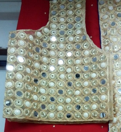Short Sleeveless Blouse with Mirrors And Embroidery