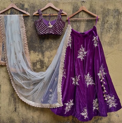 Cream Dupatta and Purple Lehenga Design