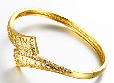 stylish stone and gold ring