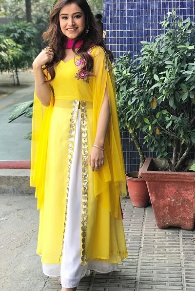 Side Slit Yellow Punjabi Kurta With Skirt