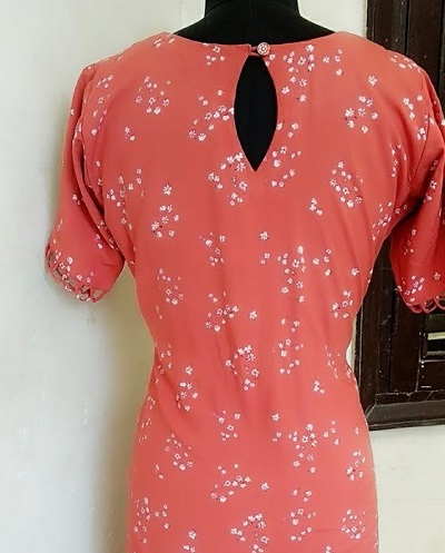 Keyhole pattern kurti neck design