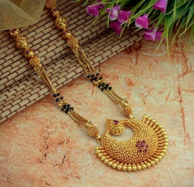 Royal Charm Pendant Gold Mangalsutra