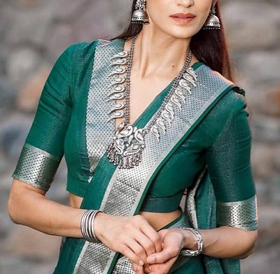 V neck Pattu silk blouse pattern