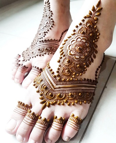 Arabic Mehndi Design With Intricate Elaborate Pattern