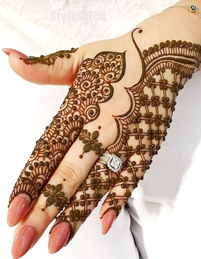 Back Hand Arabic Style Mehndi Design
