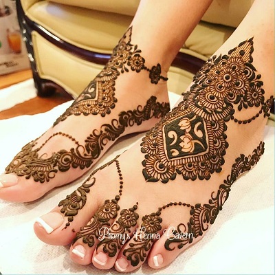 Designer Unique Foot Mehndi Pattern